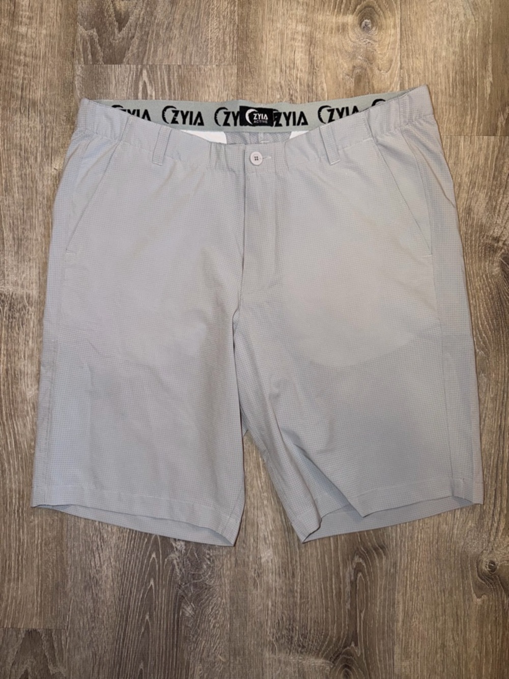 ZYIA Men's Light Gray Flat Front Performance Shorts